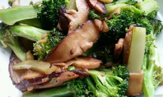 香菇西兰花可以一起吃吗 西兰花可以同香菇一起吃吗