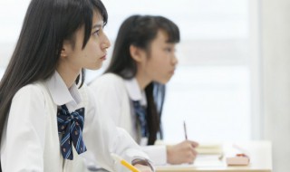 天秋日正中水碧无尘埃的意思（天秋日正中 水碧无尘埃）