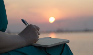 爱的路上我和你散文（爱的路上只有我和你）