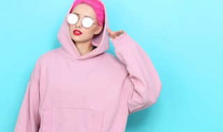 卫衣怎么搭配裤子好看 卫衣怎么搭配裤子好看男