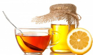 蜂蜜柠檬泡水喝有什么作用与功效（蜂蜜柠檬泡水喝有什么作用与功效禁忌）