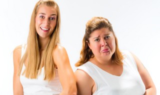 胖人穿什么样的背带裤好看 胖人适合穿什么样的背带裤