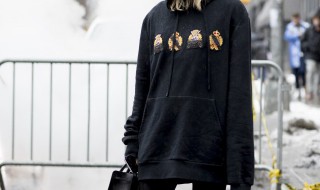 长款过膝卫衣适合搭配什么外套好看 过膝卫衣怎么搭配图片