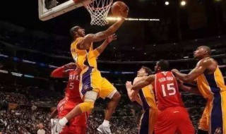 打篮球时怎么篮下进攻 打篮球时怎么篮下进攻人