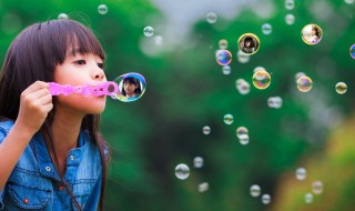 适合8岁小女孩玩的游戏有哪些?（8岁小女孩最适合玩什么游戏?）