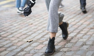 男马丁靴配袜子的技巧（男马丁靴怎么配裤子）