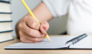 2021描写疫情学生感人作文（2021描写疫情学生感人作文的句子）