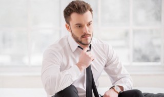 男矮个子穿衣技巧 男矮个子穿衣技巧图片