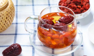枸杞和蜂蜜泡水的作用与功效(枸杞和蜂蜜泡水的作用与功效是什么)