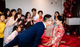 抖音同款婚礼祝词 抖音流行新婚祝福语姐妹