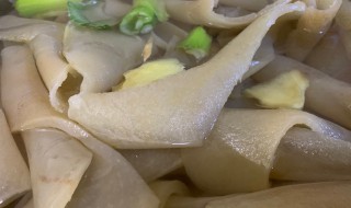 肉皮冻怎么做好吃又简单的做法(肉皮冻怎么做好吃又简单的做法纯冻)