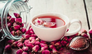 玫瑰花和百合花能一起泡吗（玫瑰花和百合花能一起泡吗）