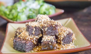 猪血糕的功效与作用（猪血糕的功效与作用禁忌）