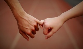 简单低调秀恩爱的说说 简短低调秀恩爱句子晒幸福的说说