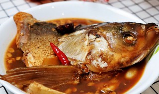 家常炖胖头鱼头的做法 家常炖胖头鱼头怎么做窍门