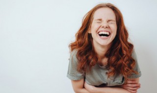 关于微笑的名言名句 雨果关于微笑的名言名句