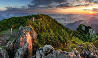 爬山用英语怎么说（爬山用英语怎么说短语）