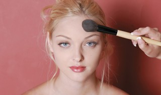 画彩妆的正确步骤 彩妆怎样画