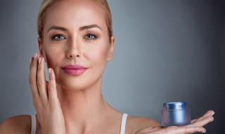 怎么美容既保湿又美白（美白保湿的方法有哪些）