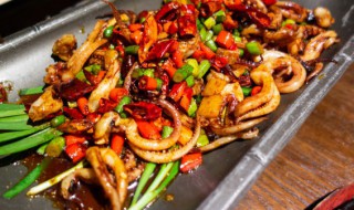 辣炒鱿鱼丝怎么做（鱿鱼丝炒辣椒怎么做）