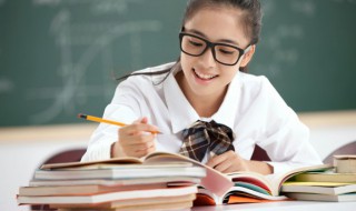 关于难忘的春节满分作文初二（难忘的春节作文初一）