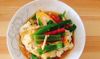 尖椒荷包蛋的做法 青椒荷包蛋的做法