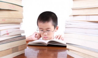 静谧怎么读（温馨静谧怎么读）