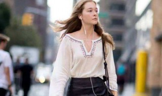 溜肩夏天穿什么衣服好看（溜肩夏天怎么穿衣好看）