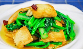 豆腐烧菜心的做法（豆腐炒菜心的家常做法）