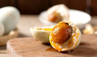 鸭蛋牡蛎粥怎么做（牡蛎煎海鸭蛋做法）