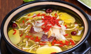 西芹火锅清汤面条怎么做 西芹煮面条的做法大全