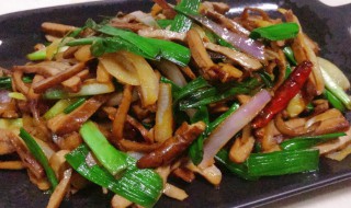 洋葱豆干炒熏肉怎么做（洋葱豆干炒熏肉怎么做好吃）