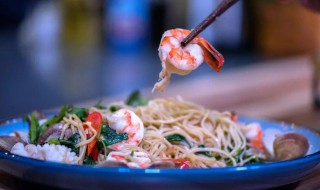 清蒸花蛤炒面怎么做