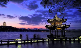 水光潋滟晴方好描写的是哪里的景色（水光潋滟晴方好）