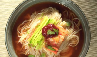 懒人版辣白菜荞麦面怎么做 小白菜荞麦面