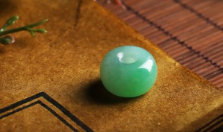 稚子弄冰中的玻璃指什么（稚子弄冰中玻璃指的是什么）