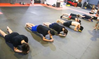 肘击和拳击哪个力量大（肘击和拳击哪个厉害?）