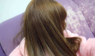 粉棕色头发掉色后是什么颜色（粉棕色显老气吗）