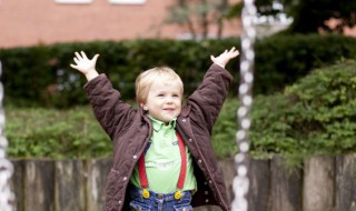 宝宝学唱歌技巧（小孩学唱歌怎么入门）