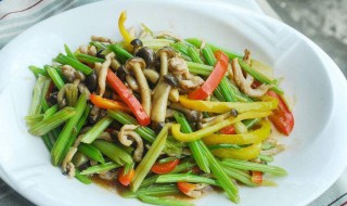 口蘑炒芹菜的家常做法? 口蘑炒芹菜的家常做法窍门