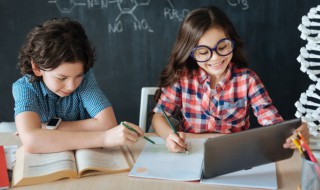 谭的右边读什么（谭的左边读什么）