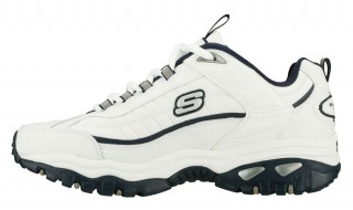 s标志的运动鞋是什么牌子（s标志的运动鞋是什么牌子的）