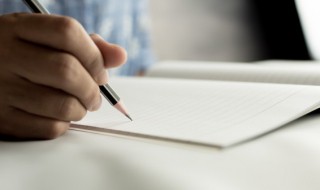 坚持用英语怎么说 坚持用英语怎么说名词