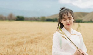 黑色染发剂加点什么更自然（黑色染发剂怎么调颜色能自然点）