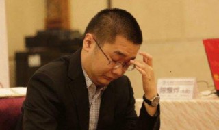 早上起床眼屎粘住眼睛是怎么回事（早上起来眼屎黏糊糊的）