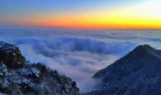 及既上苍山负雪,明烛天南翻译（及既上苍山负雪明烛天南翻译）