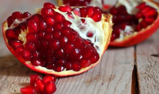 剥开的石榴隔夜还能吃吗（剥开的石榴放一晚上能吃吗）