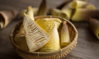 竹笋熏干炒尖椒（竹笋熏干炒尖椒怎么做）