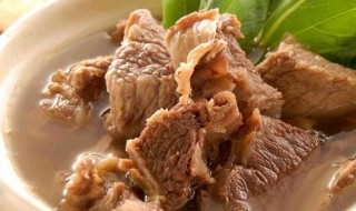 炖牛肉汤怎么做简单（炖牛肉汤的做法窍门）