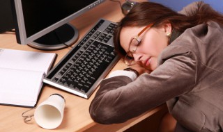 梦见别人坠楼 梦见别人坠楼流了好多血